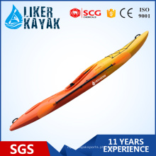 2015 Novo caiaque profissional do Crossover da casca do PE de 3.9m com Skeg Whitewater Kayak